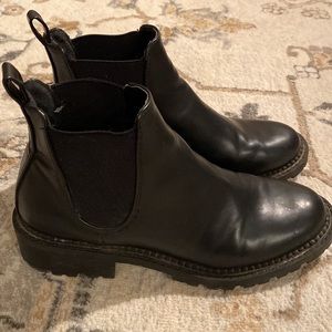 Minimalist Chelesa Slip On Combat Boot
